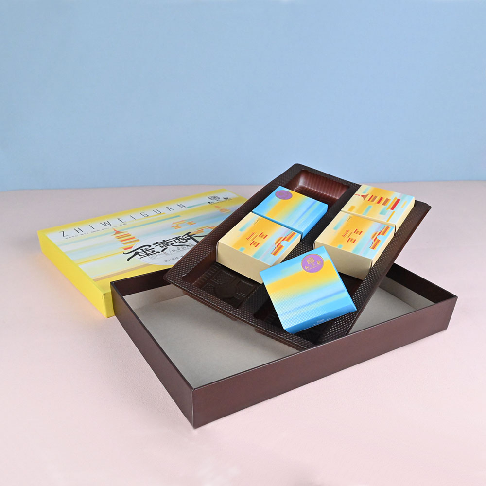 Box Printing Custom Made Paper Rigid Cardboard Romantic Lid and Bottom Gift Packaging Box with Removable Dividers and Cartoon Drawing